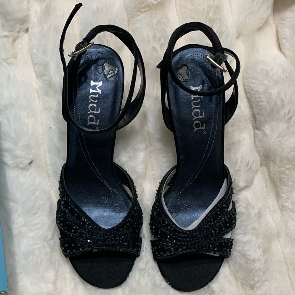 New Mudd Satin Black with Blue beading Elegant Heels Kilte A5LESA 6.5
